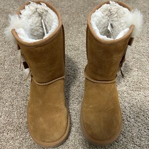 Koolaburra Chestnut Shearling Boots